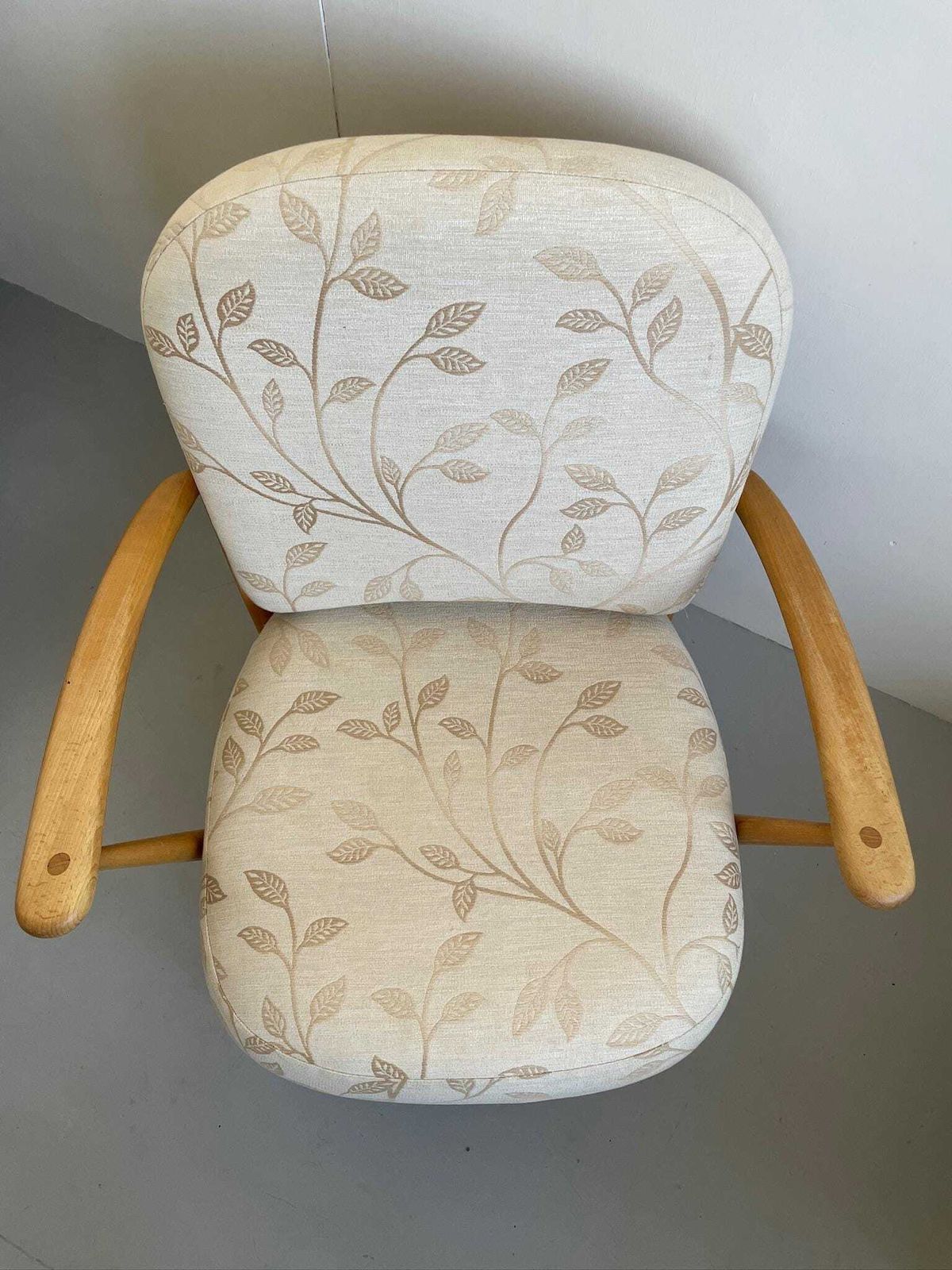 photo furniture Vintage Ercol Model 334 Elm Armchair With Chunky Cushions