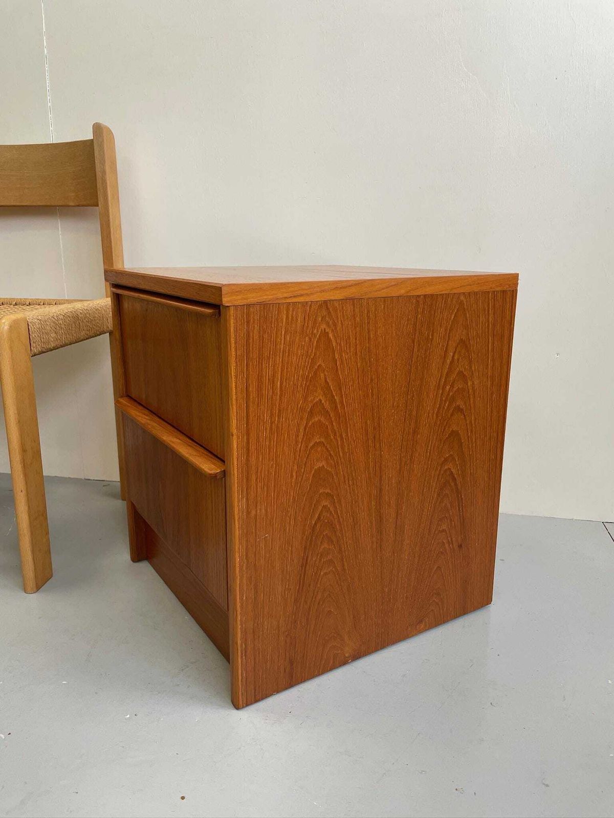 Small Mid Century Teak Chest Of Drawers Or Bedside Cabinet photo buy