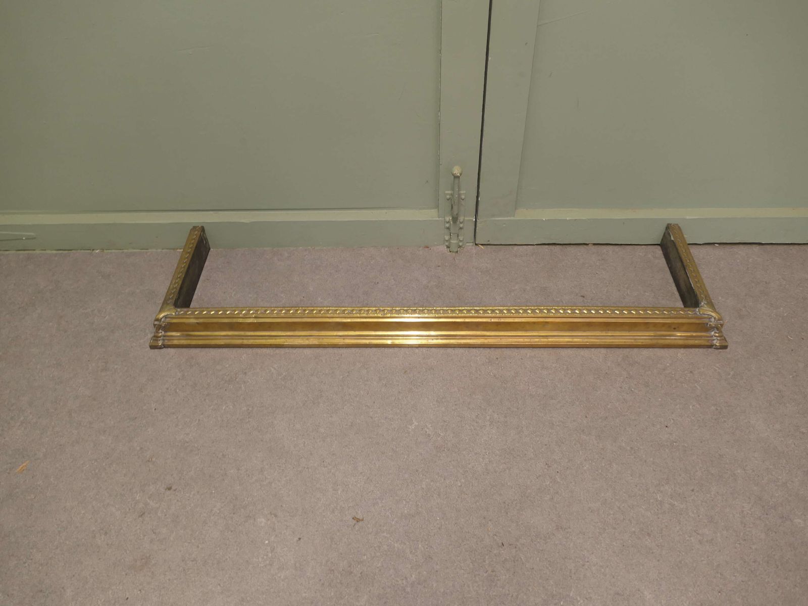 19th Century Brass Fender This Is An Elegant Brass Fender With A Stepped Edge