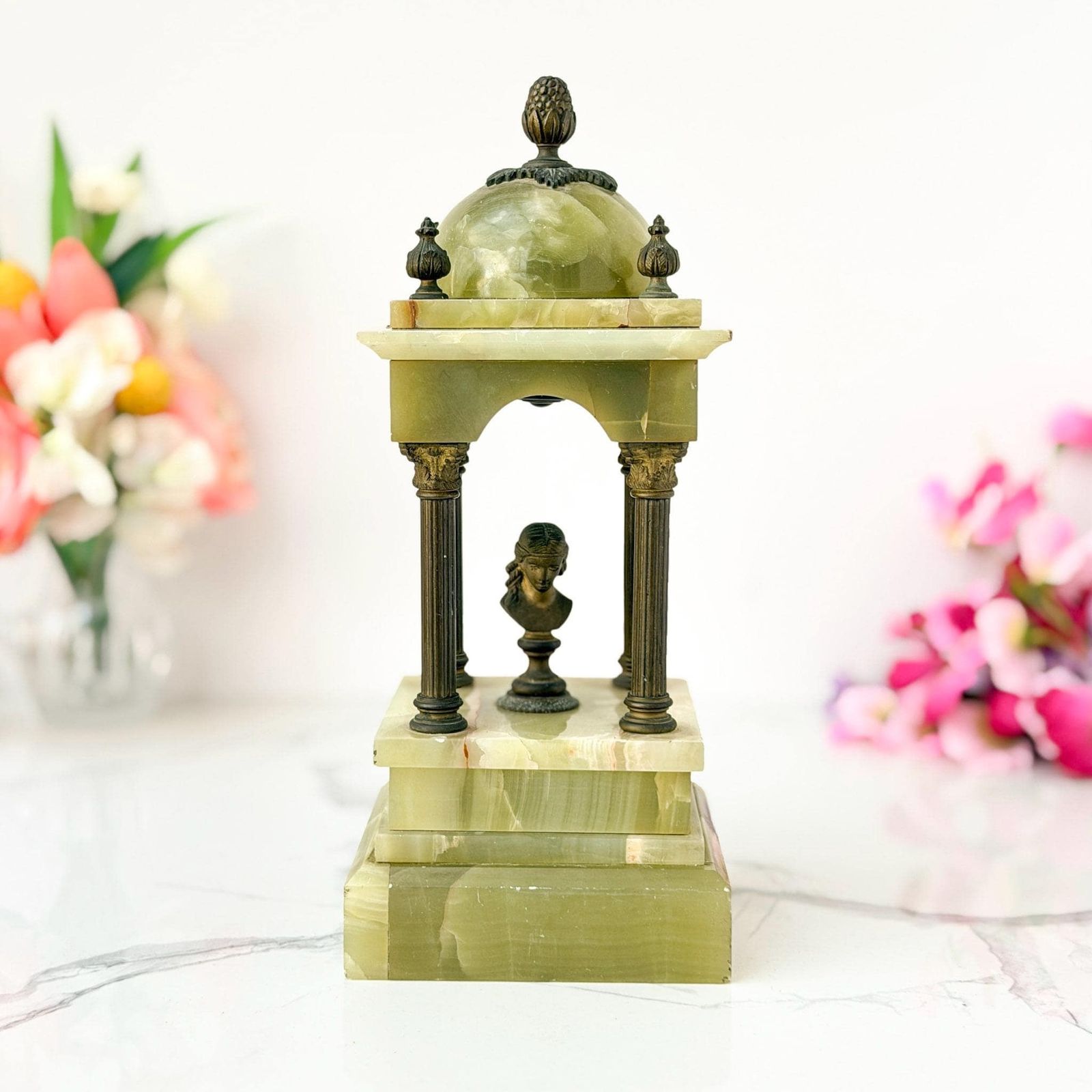 Antiek groen onyx Grand Tour architectonische tempietto met buste