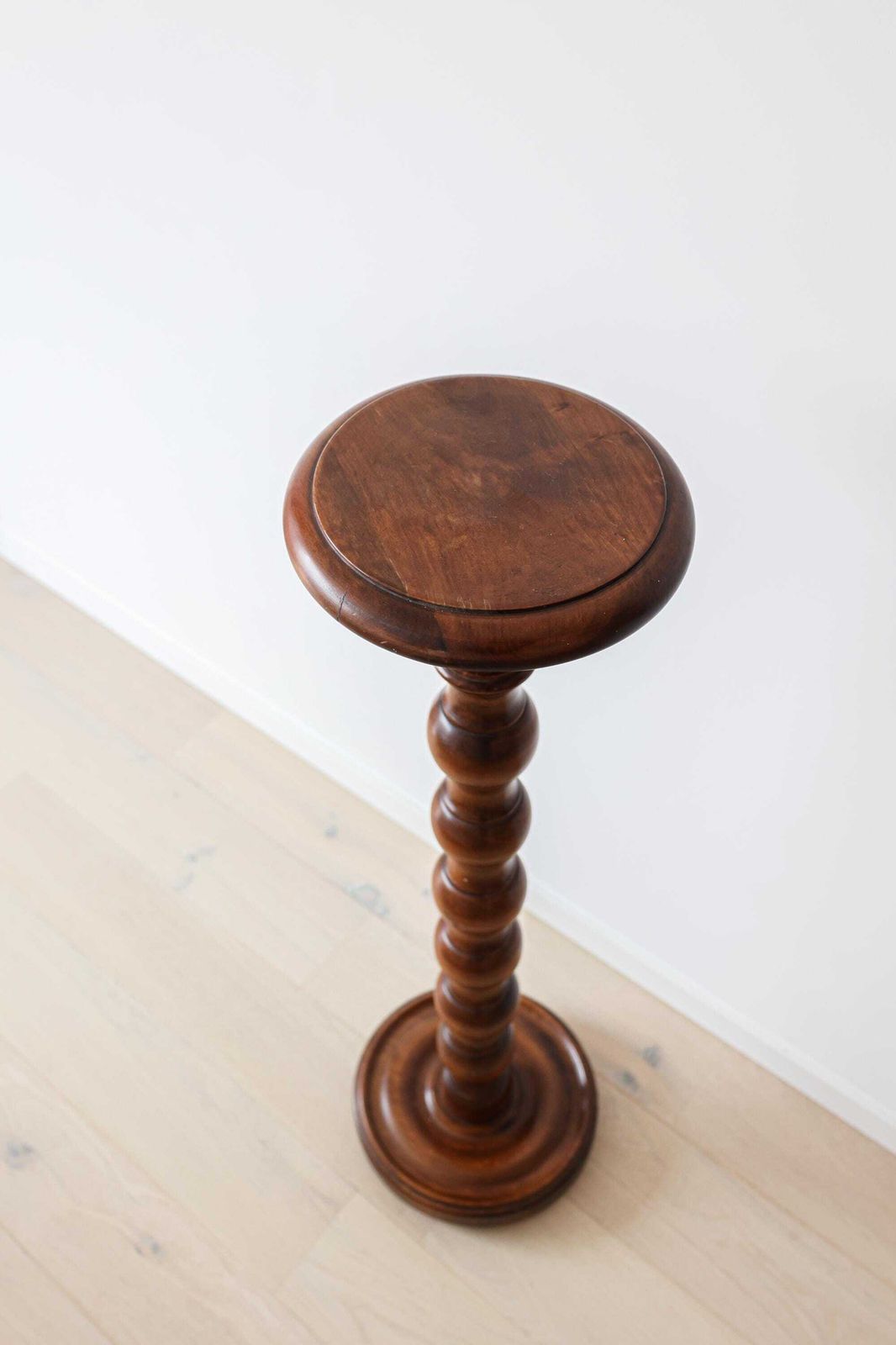 Vintage Bobbin Pedestal, Italy, 1960s. photo Home Decor