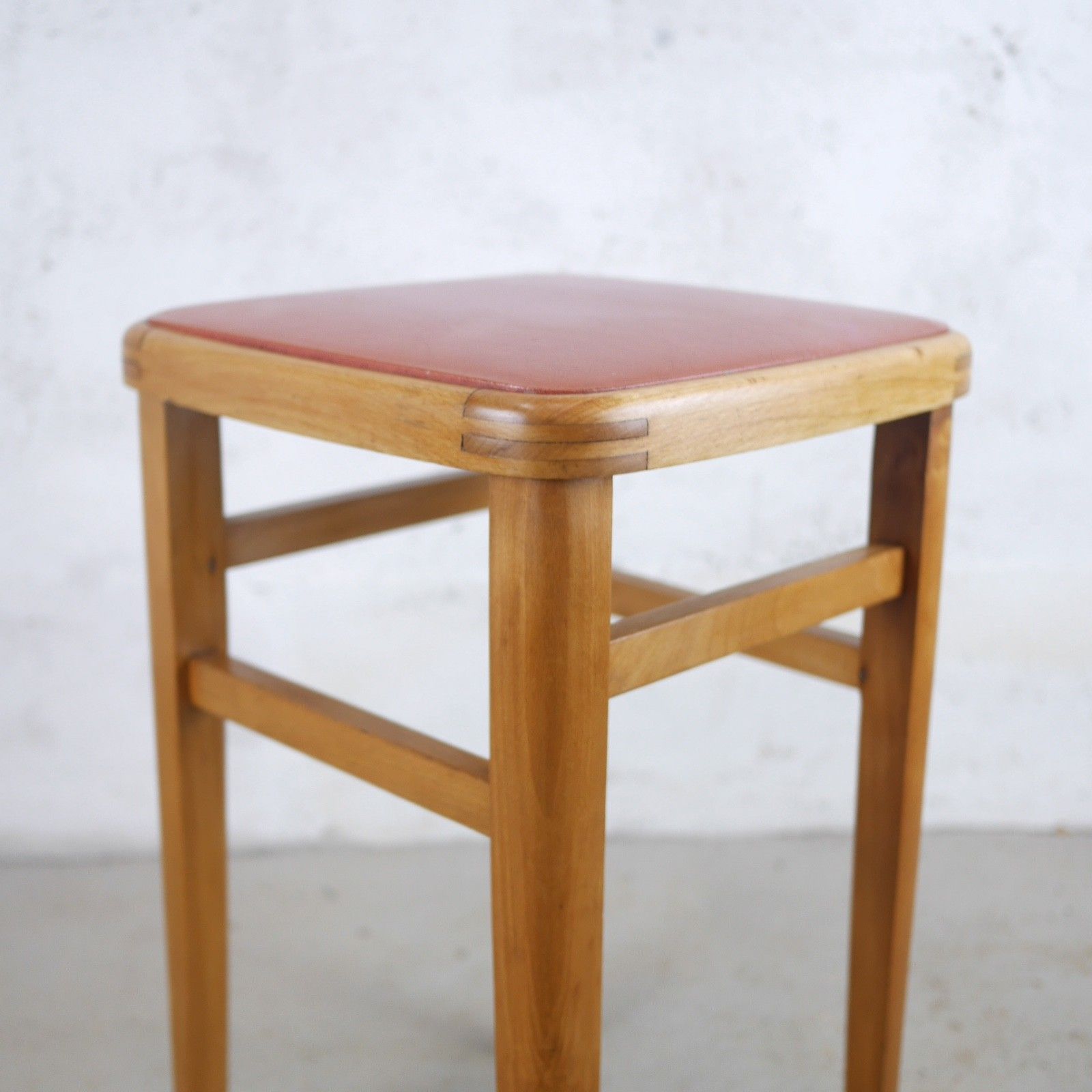 photo furniture Vintage Mid Century 50s Beech & Leatherette Stool #103213