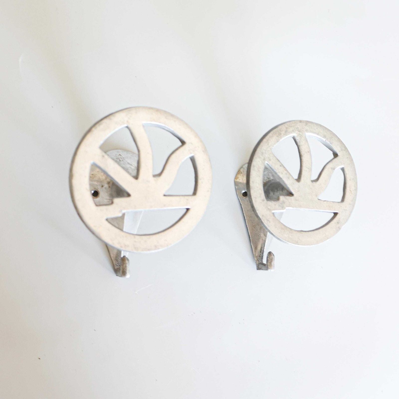 Set van 2 art deco kapstokhaakjes, Italië, jaren 1930. photo for sale