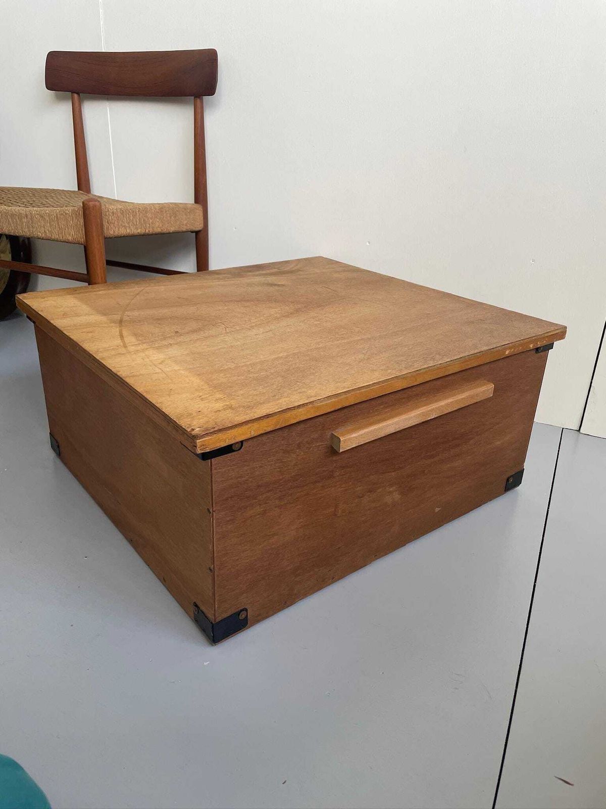 Mid Century Modern Wooden Storage Box: British Museum Artifact, 1962 photo vinterior