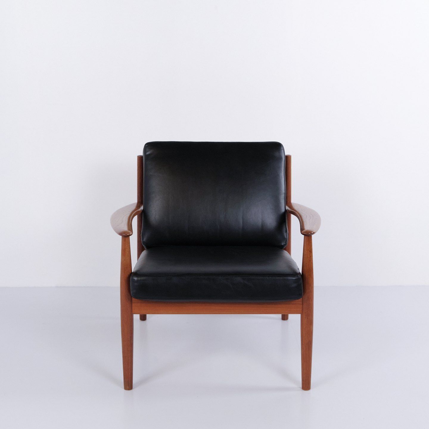 Armchair By Grete Jalk For France & Søn In Teak And Black Leather, 1960s
