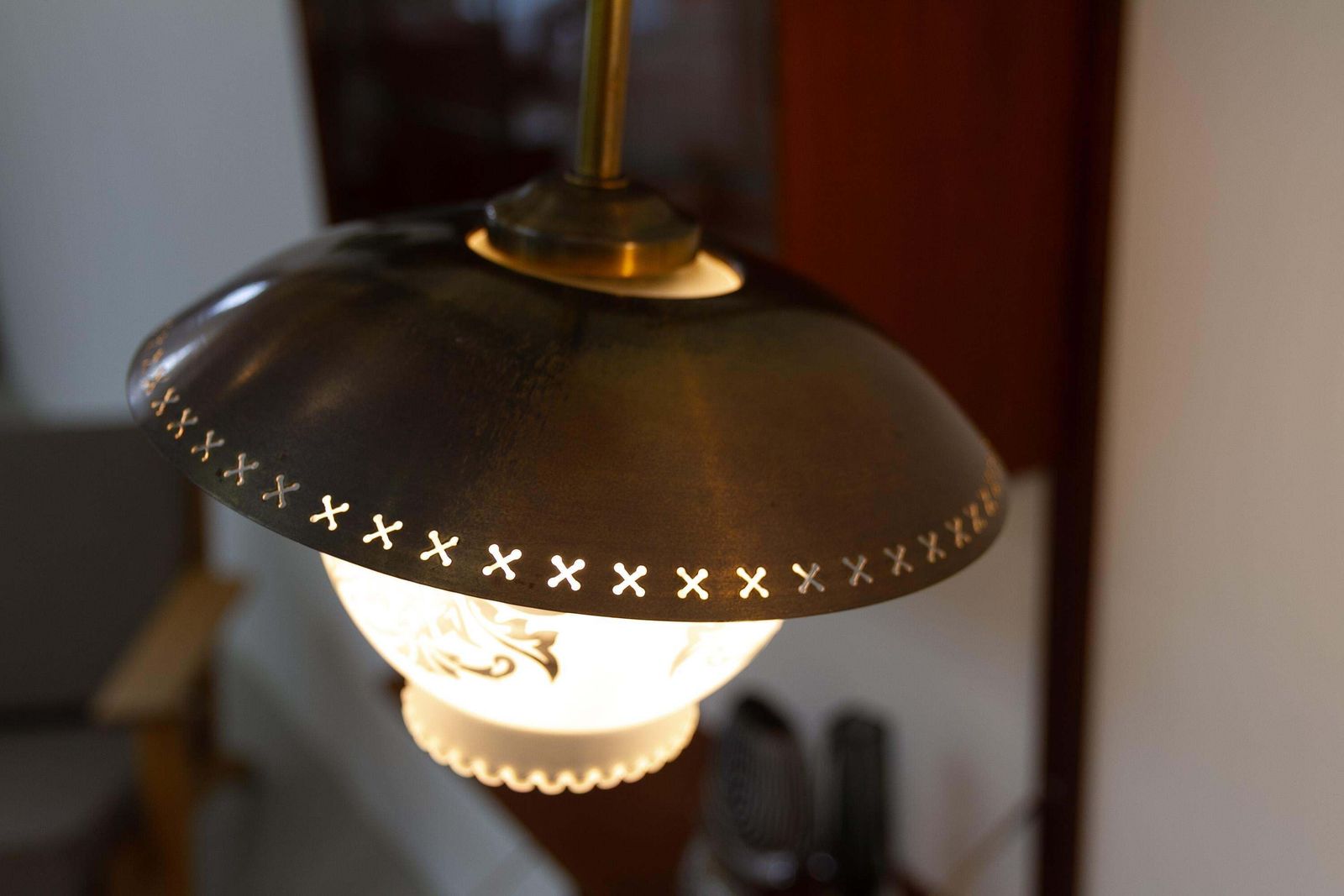 Scandinavian Art Deco Floor Lamp In Brass And Glass, 1920s. photo vinterior