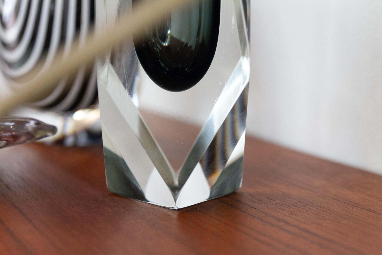 photo vintage Italian Murano Faceted Sommerso Glass Vase, 1970s.