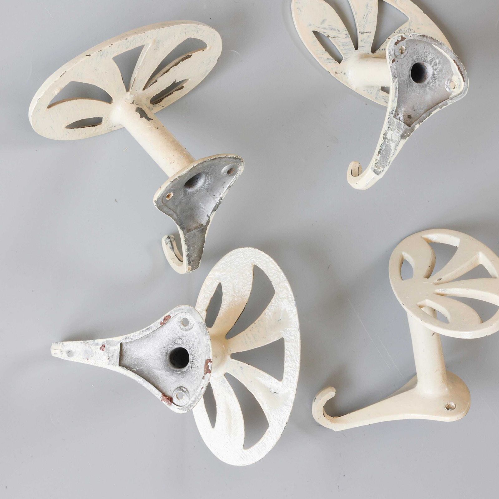 Art Deco Gietijzeren Kapstokhaakjes, Set van 4, jaren 1930–1940 photo furniture