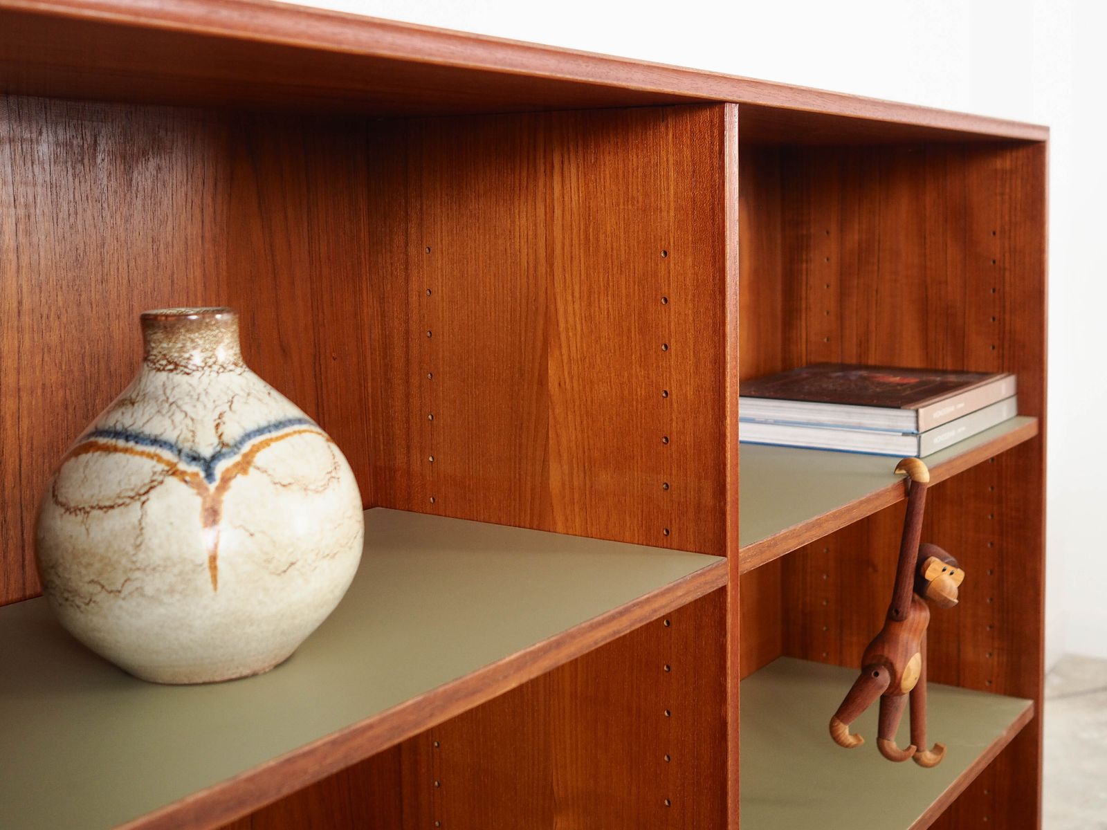 photo furniture Teak Bookcase, German Design, 1970s, Manufactured By Rt Möbel