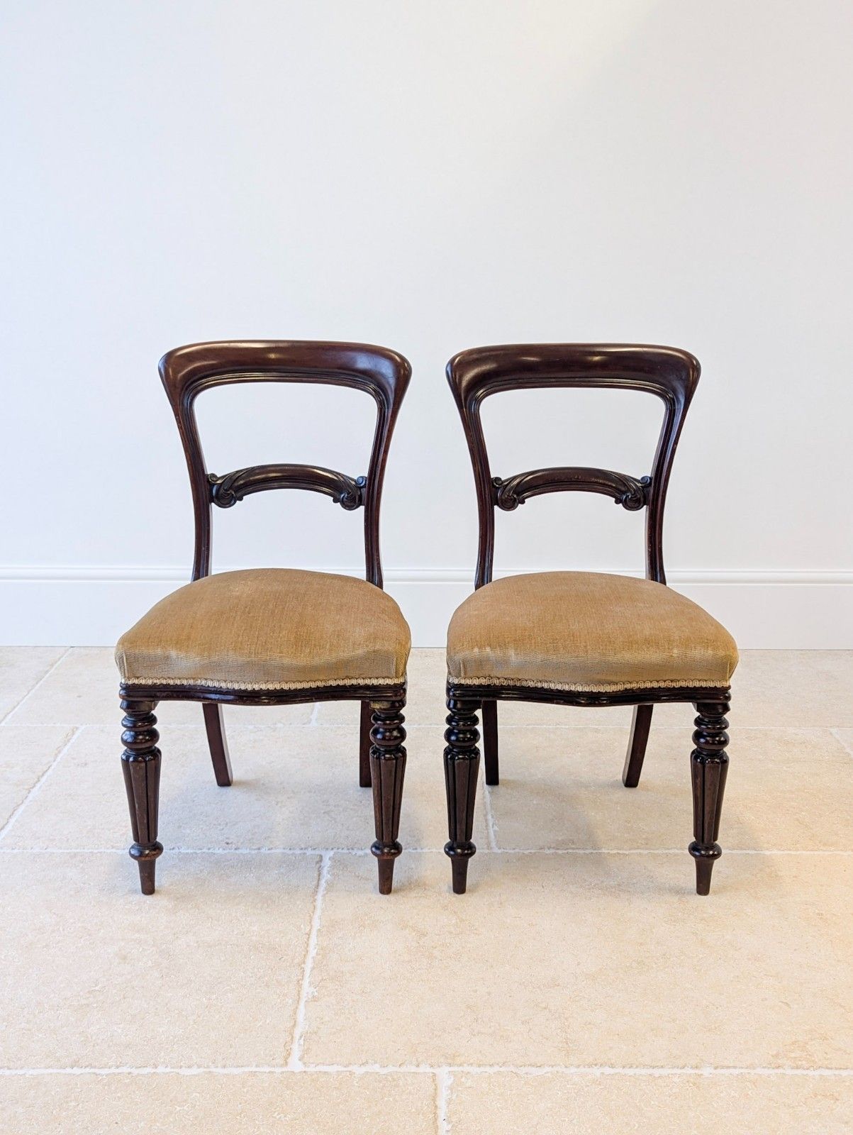 photo vinterior Set Of Four Antique Victorian Mahogany Dining Chairs C.1880