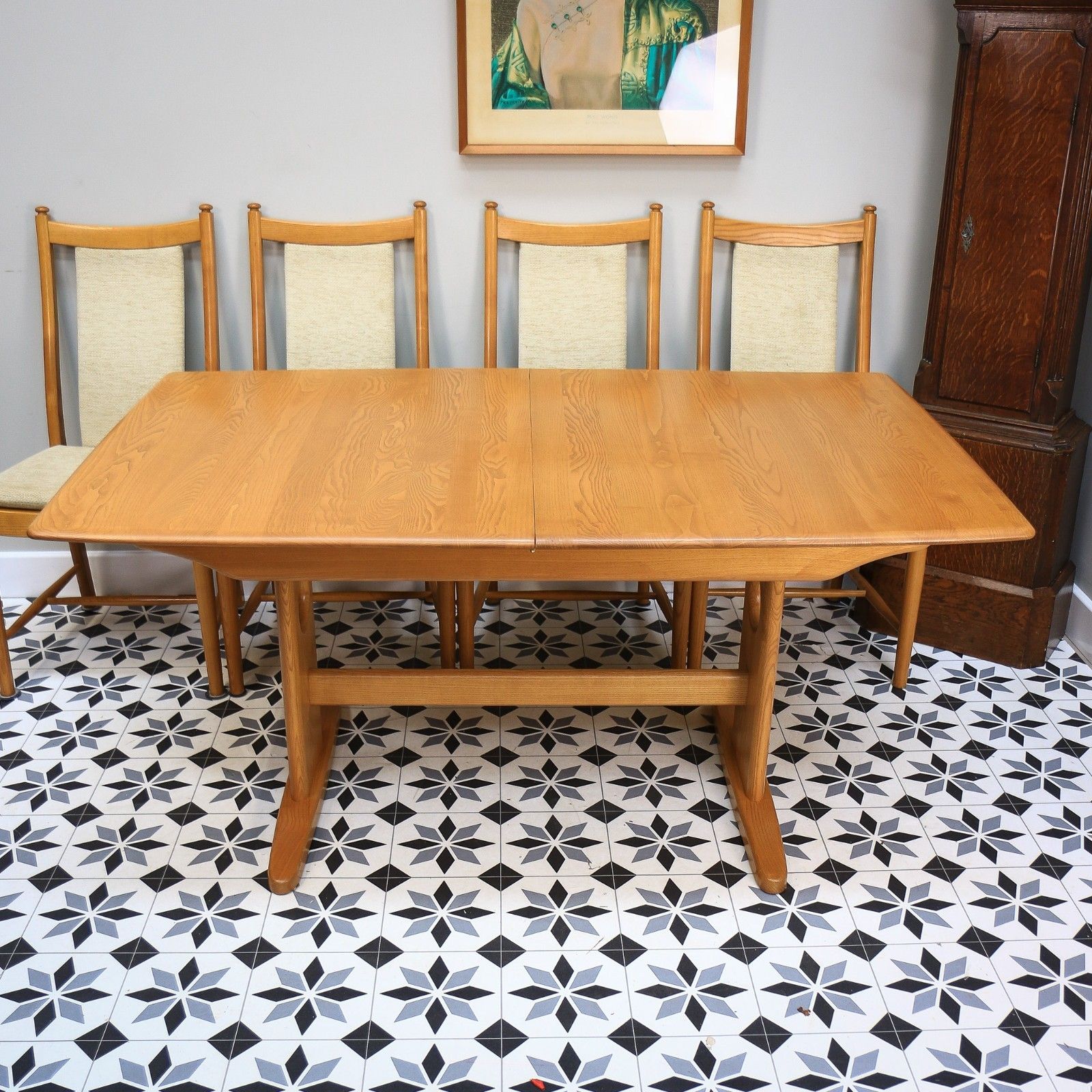 Ercol Windsor Large Extending Dining Table And Four Windsor Penn Chairs photo Furniture