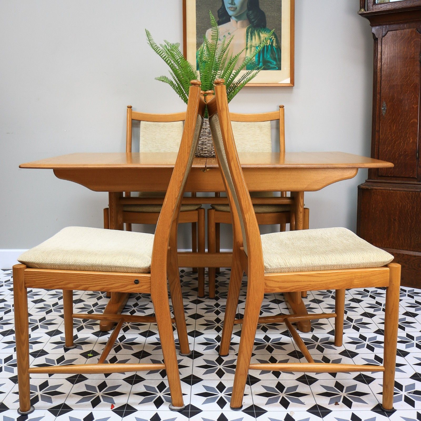 849.0 Ercol Windsor Large Extending Dining Table And Four Windsor Penn Chairs photo