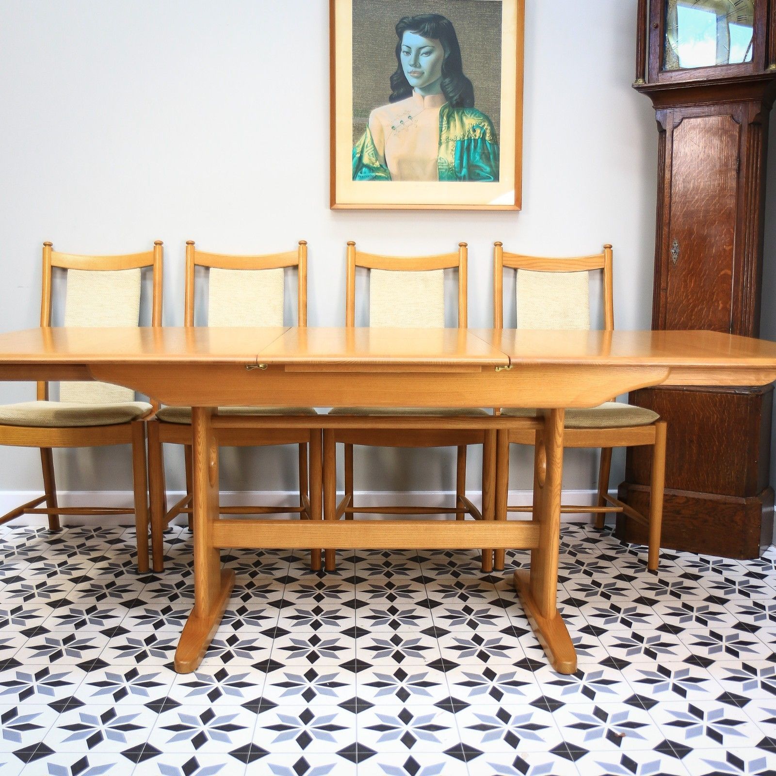 photo buy Ercol Windsor Large Extending Dining Table And Four Windsor Penn Chairs