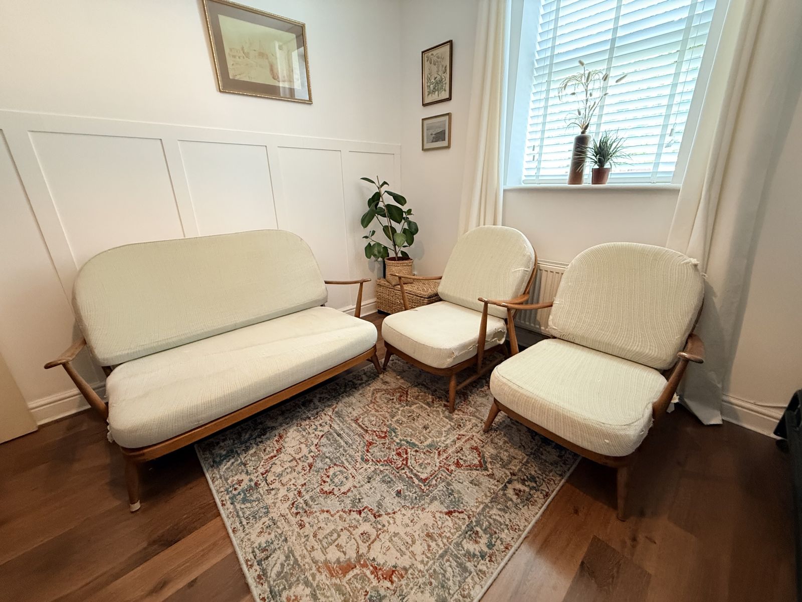 Ercol Windsor 3 Piece Lounge Suite – Rare Fleur De Lys Splat – Mid Century Elm & Beech photo vintage
