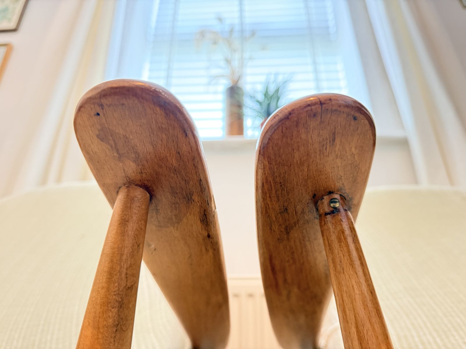photo for sale Ercol Windsor 3 Piece Lounge Suite – Rare Fleur De Lys Splat – Mid Century Elm & Beech