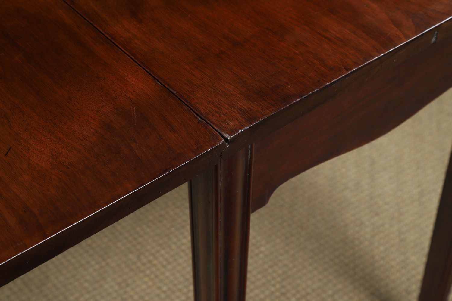 photo furniture English Georgian Mahogany Folding Centre Dining Table (Circa 1800)