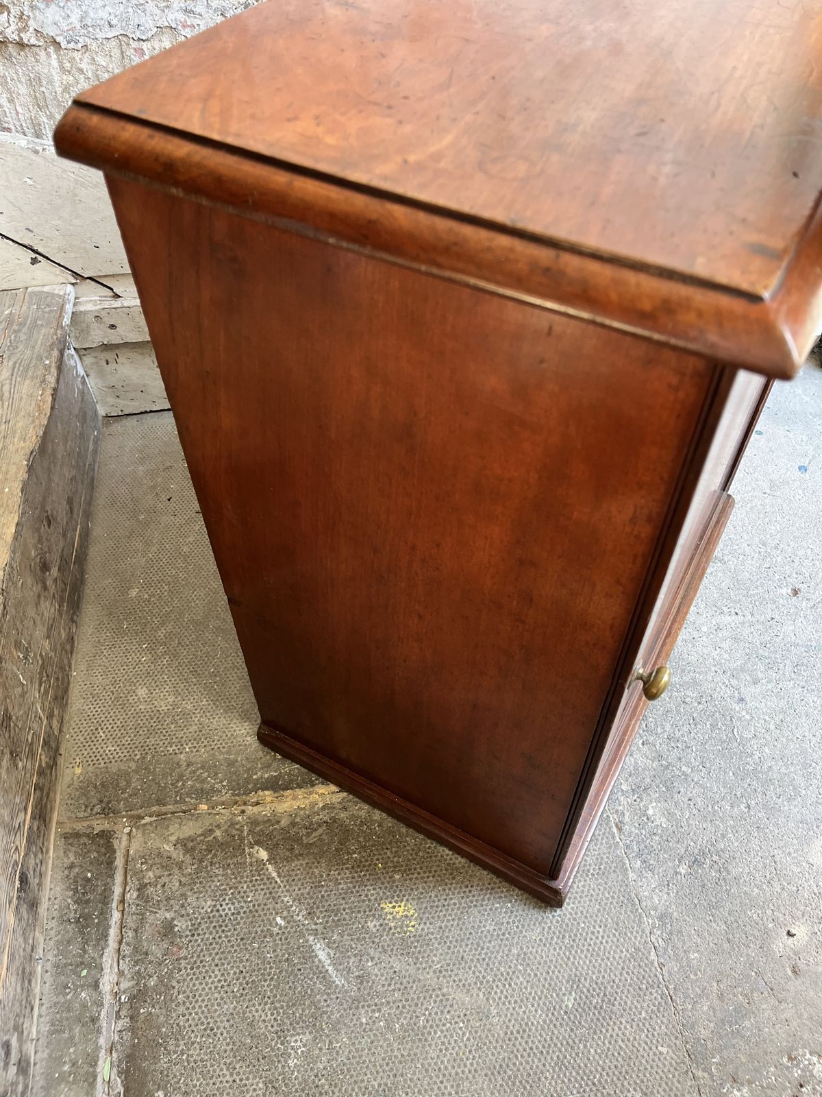 285.0 Small Victorian Mahogany Cupboard With Adjustable Shelves photo