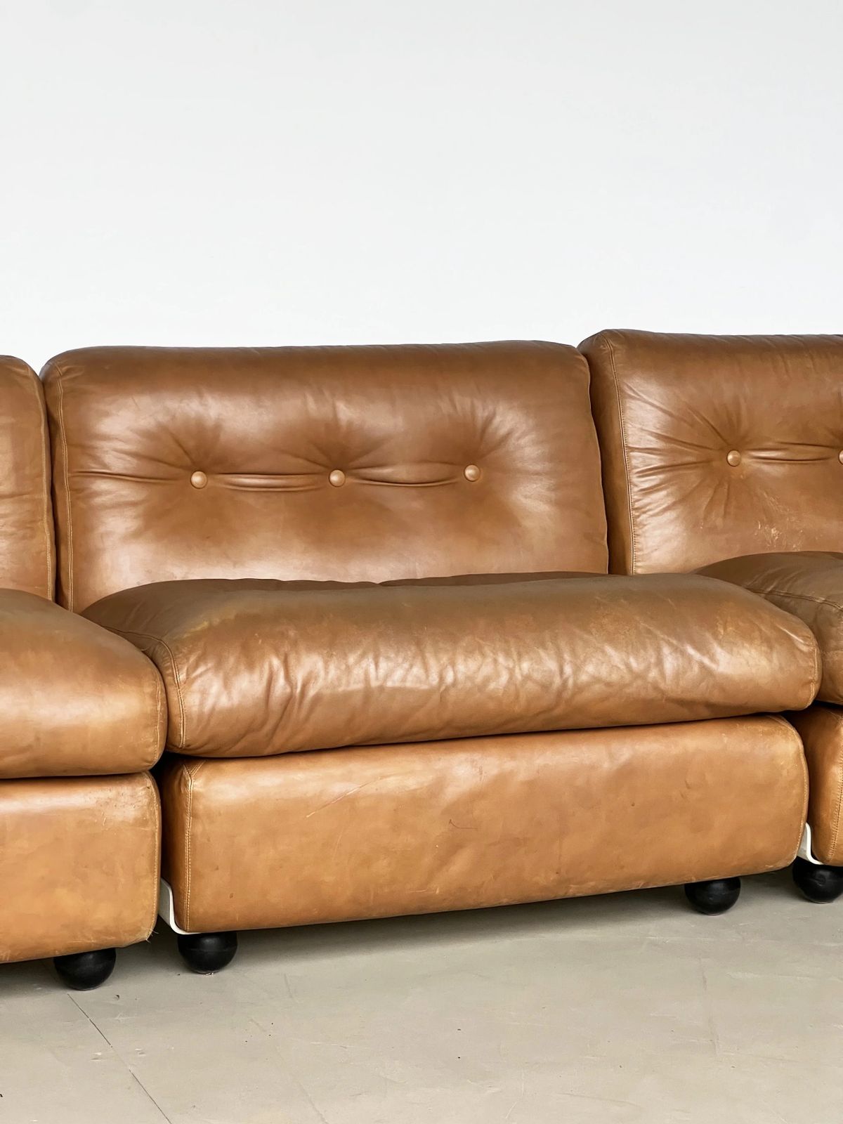 Amanta Tan Leather 3 Module Sofa By Mario Bellini photo for sale