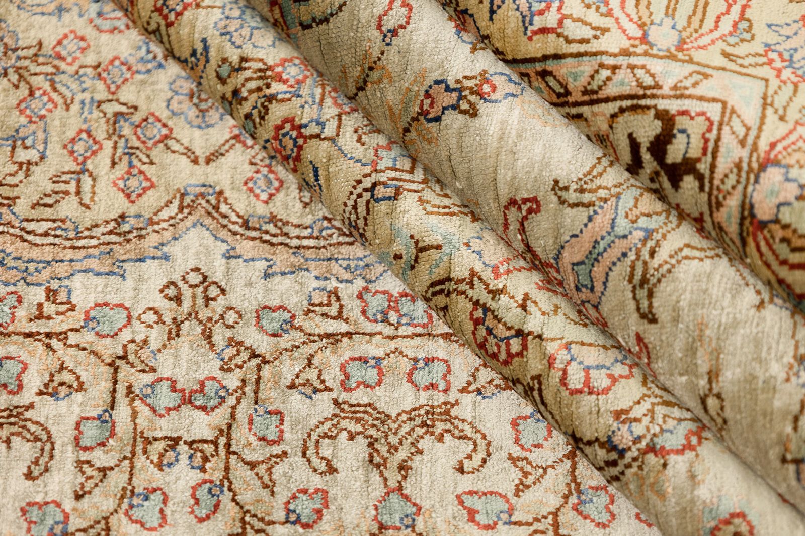 photo furniture Istanbul Antique Silk, 1920s