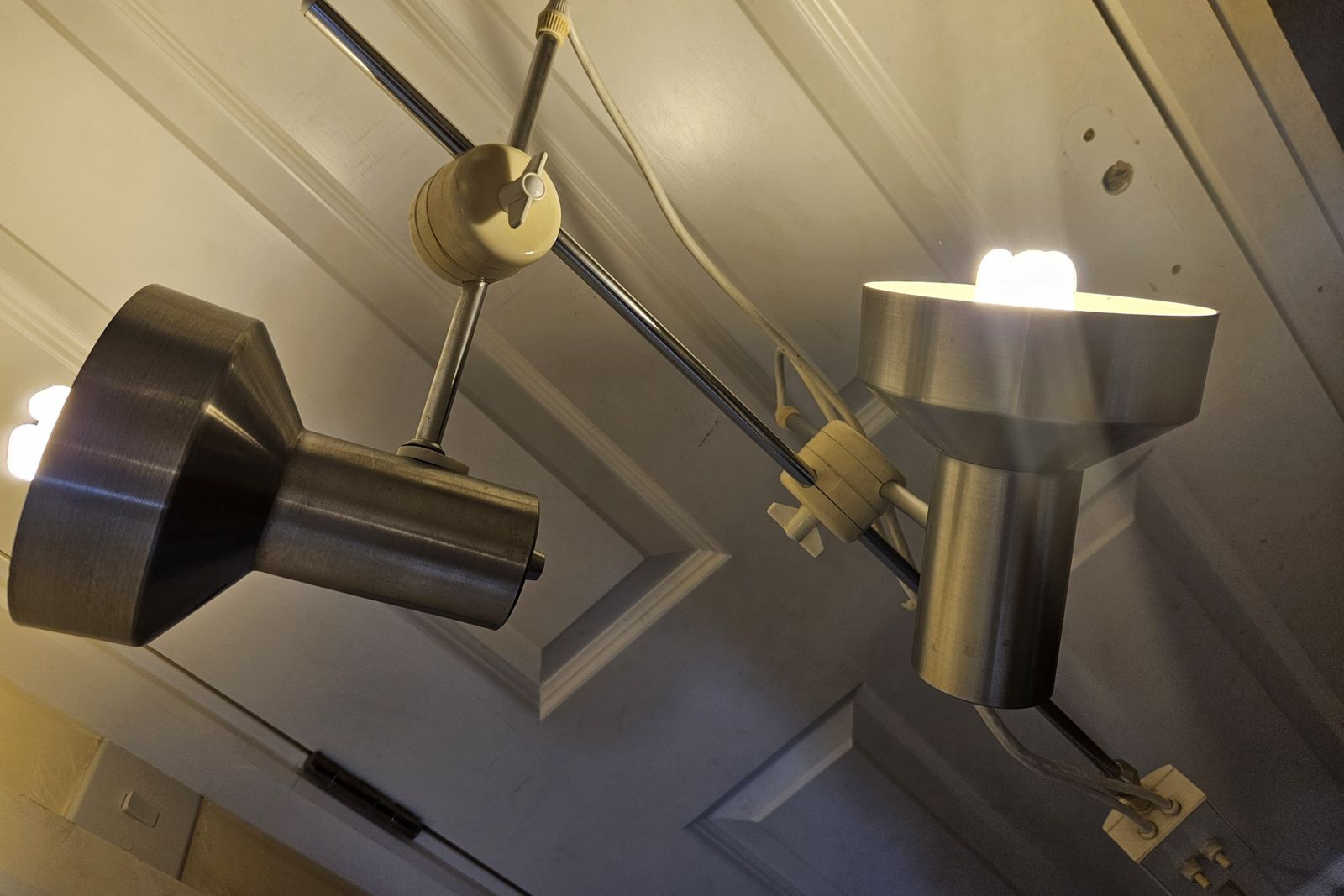 Mid Century Vintage 1970/80's Adjustable Twin Floor Spot Lamp. photo for sale