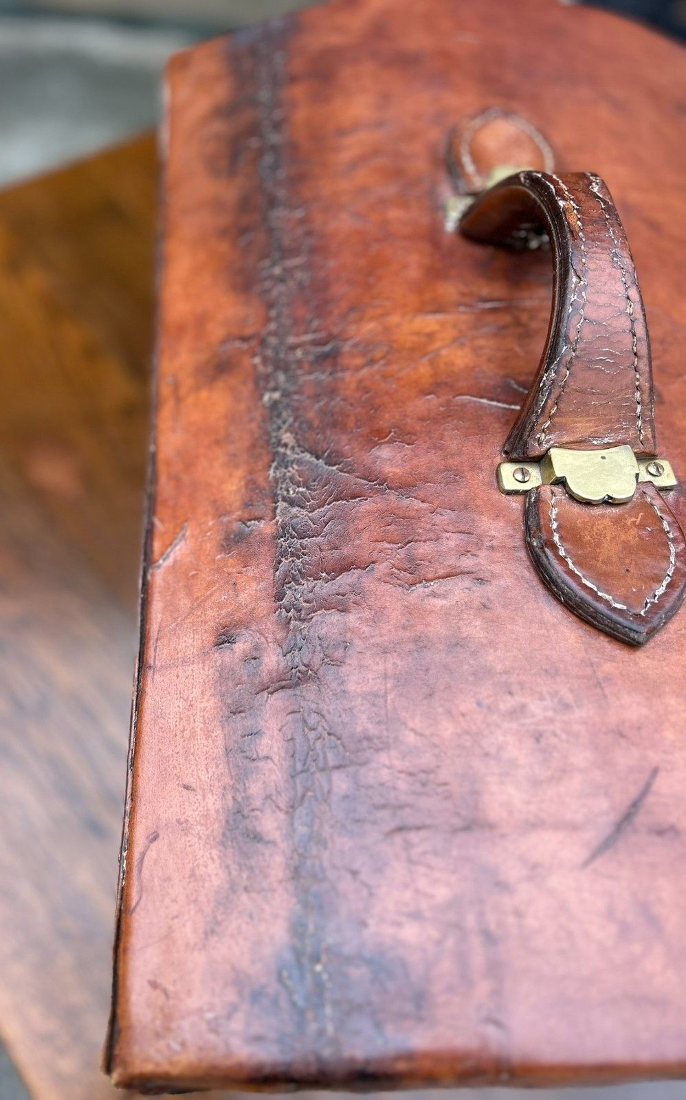 photo vinterior Quality Antique Aged Leather Dome Top Monogrammed Travel Trunk Case Document Box