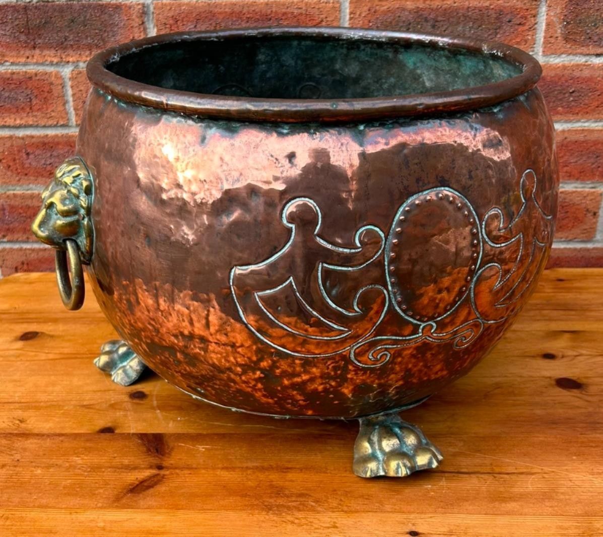Antique 19th Century Arts & Crafts Copper Lions Head & Paw Log Bucket Planter photo vinterior