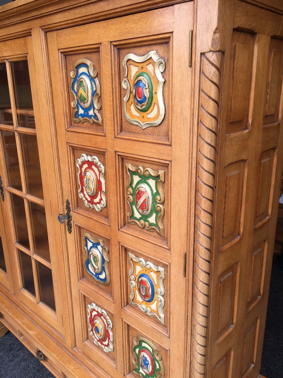 photo vinterior Antique Large Oak Wooden Glazed Fronted Carved Bookcase Storage Cabinet Cupboard
