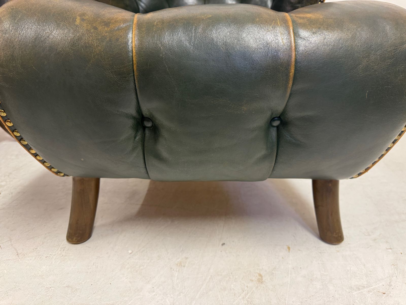 Pair Of 1940s Danish Lounge Slipper Chairs In Green Patinated Leather photo vinterior