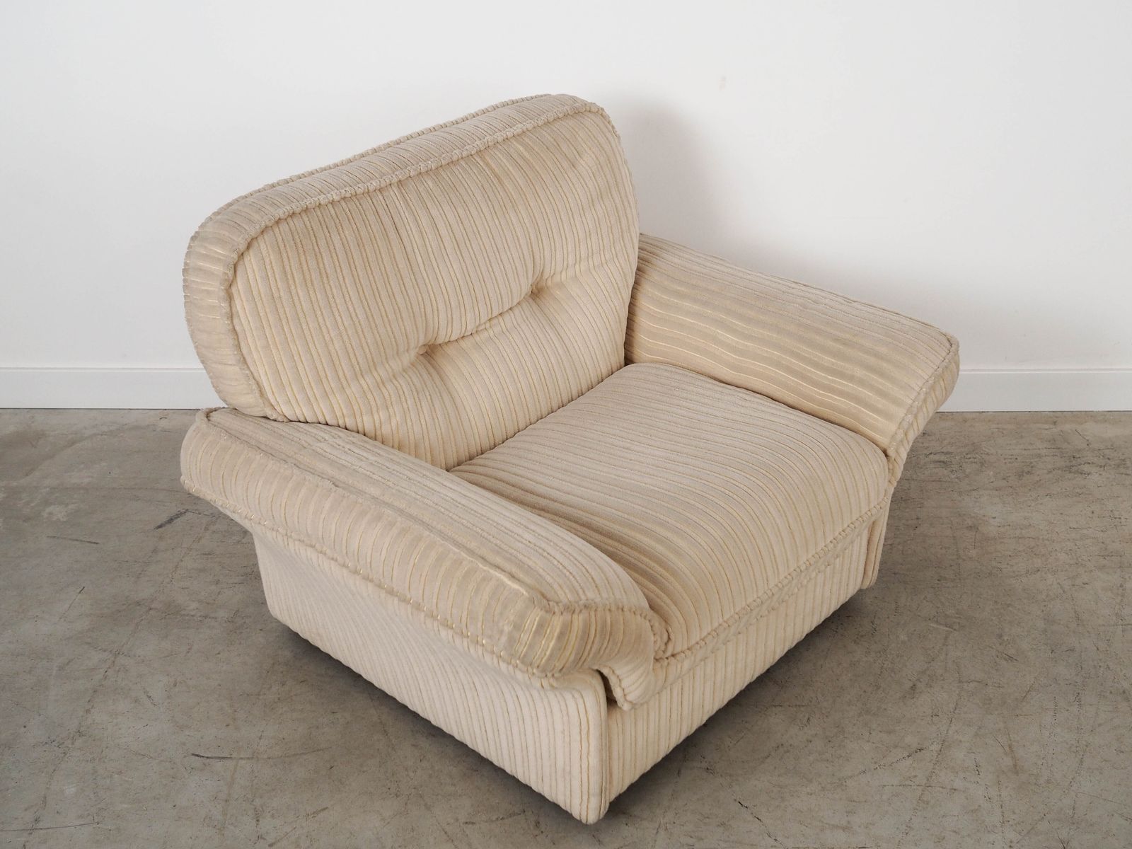 Crème fauteuil Soffio, Italiaans design, jaren 1970, geproduceerd door Doimo photo vintage