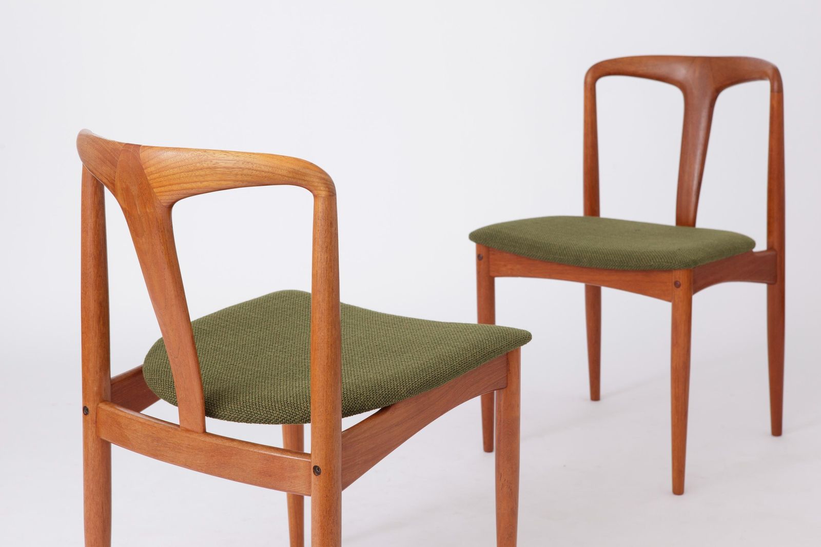 Set Of 6 Johannes Andersen Juliane Chairs – Danish Teak Dining Chairs, 1960s | Vintage Mid Century Modern By Uldum photo 3113.0