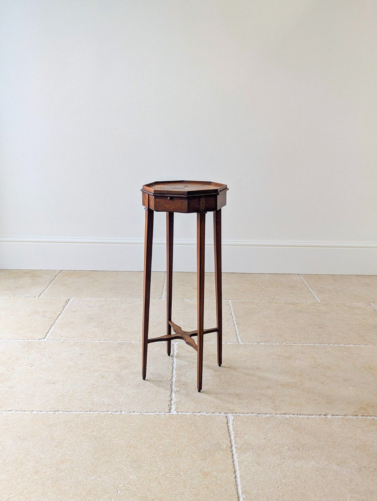 Antique Georgian Mahogany Octagonal Sheraton Urn Stand C.1780 photo vinterior