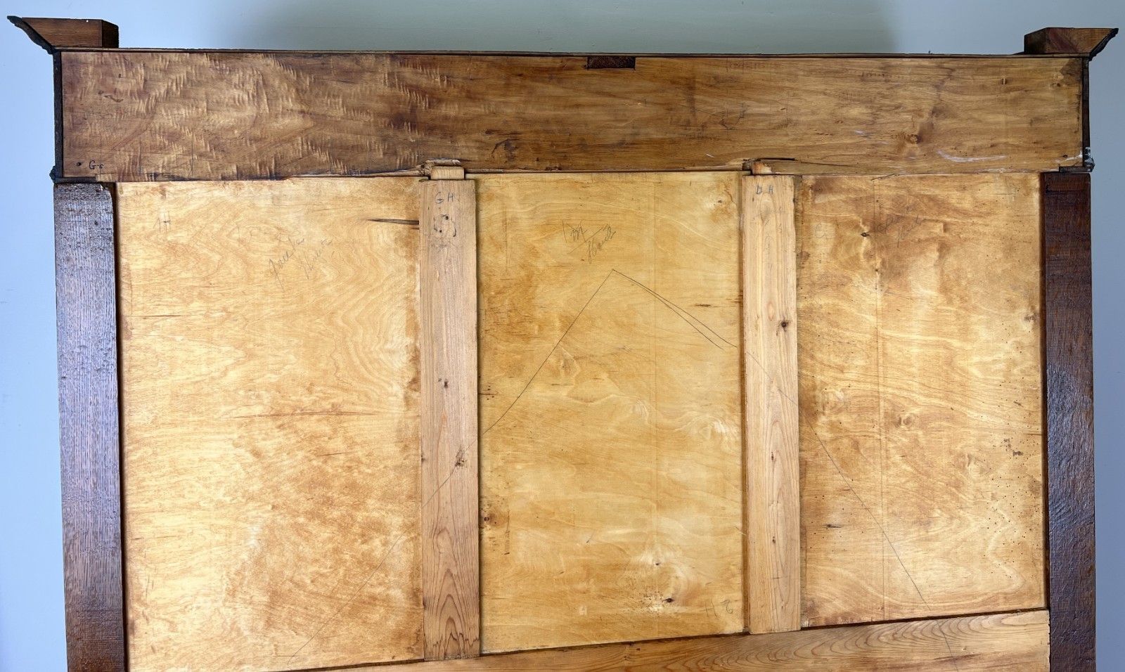 photo vinterior Wardrobe Antique French Style Oak Two Door Carved Armoire Cabinet Lot 6143