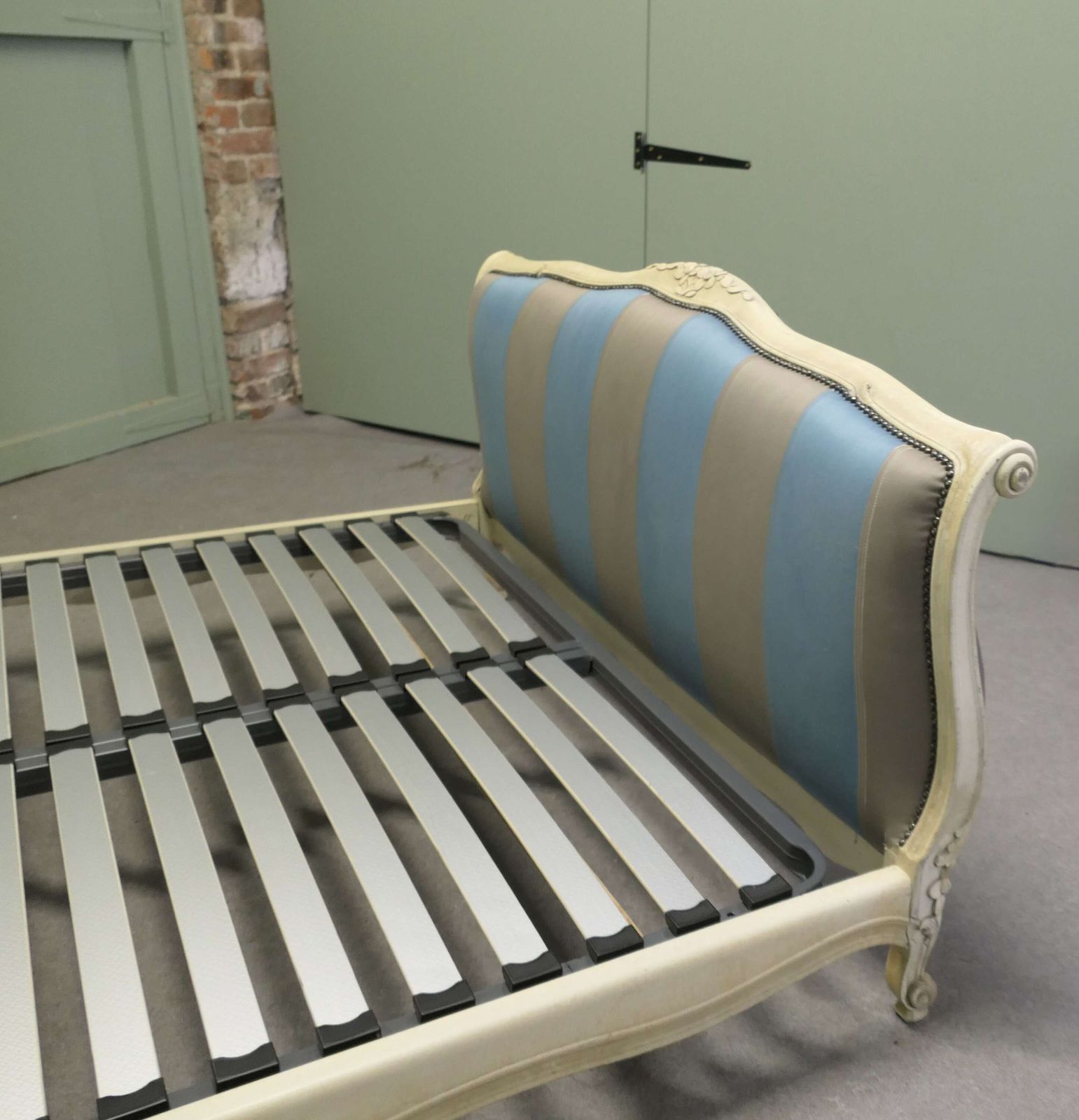 French Silk Upholstered Château Double Bed photo Furniture
