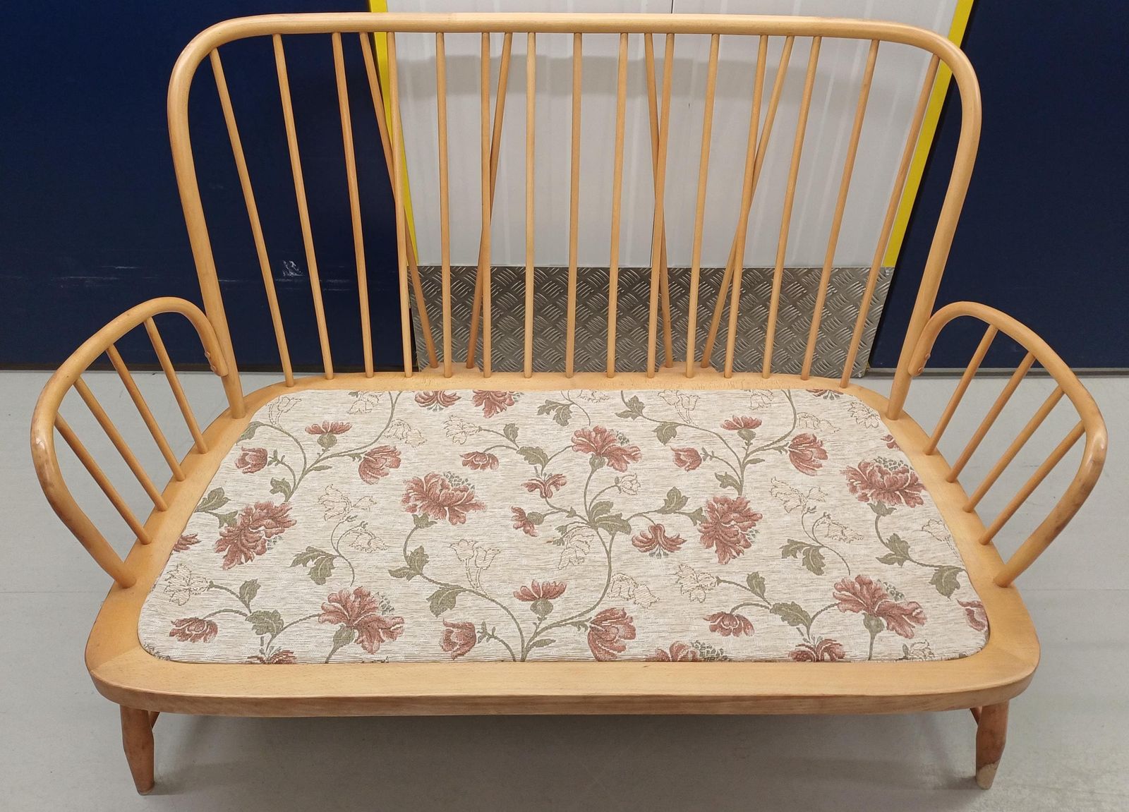 Ercol 952/2 Salisbury (Jubilee) 2 Seat Sofa / Settee Blonde photo vinterior