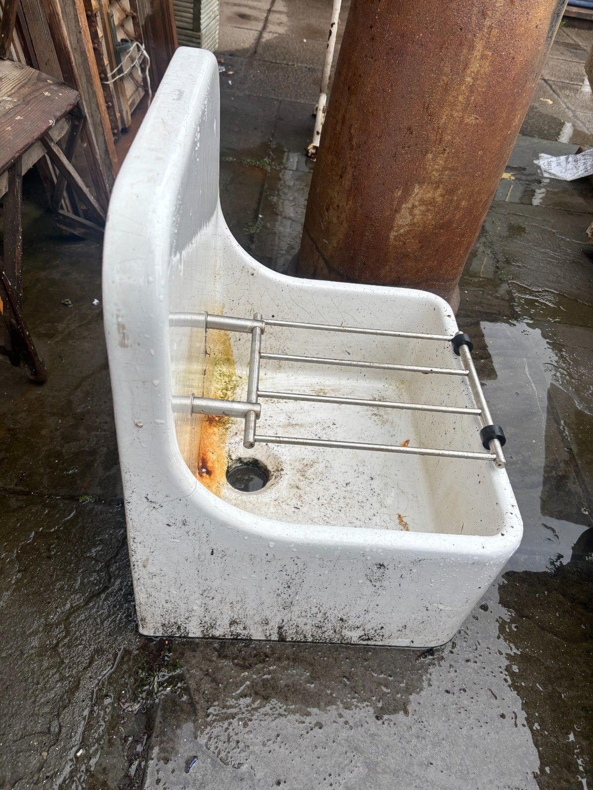 Vintage Twyford Sola Fireclay White Cleaner Sink With Grate photo vinterior