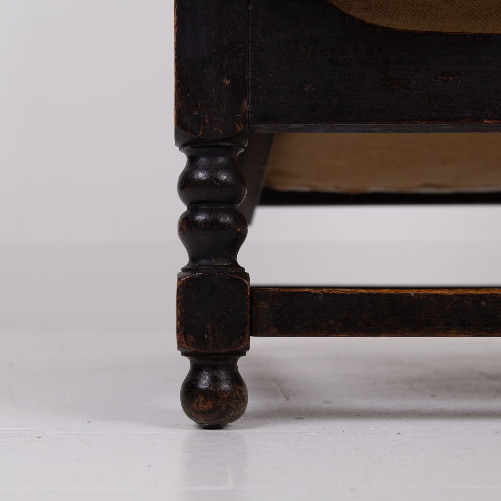 photo vinterior Pair Of Reclining Oak Armchairs New Upholstery C1915
