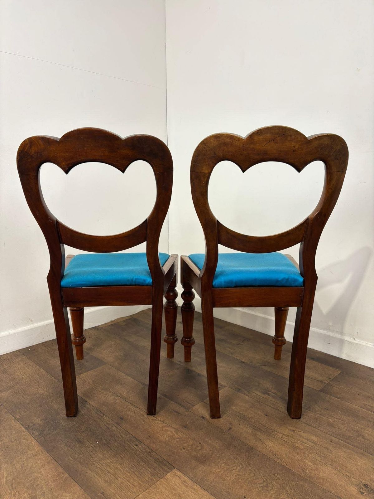 photo vinterior Victorian Pair Of Mahogany Balloon Back Chairs