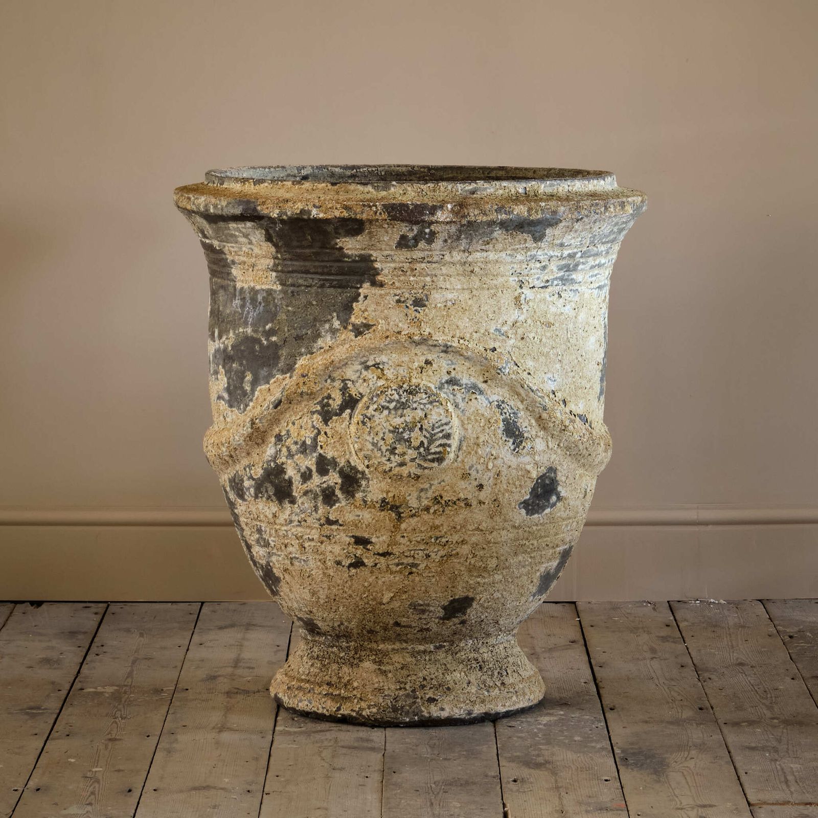 Large French Versailles Earthenware Planter photo furniture