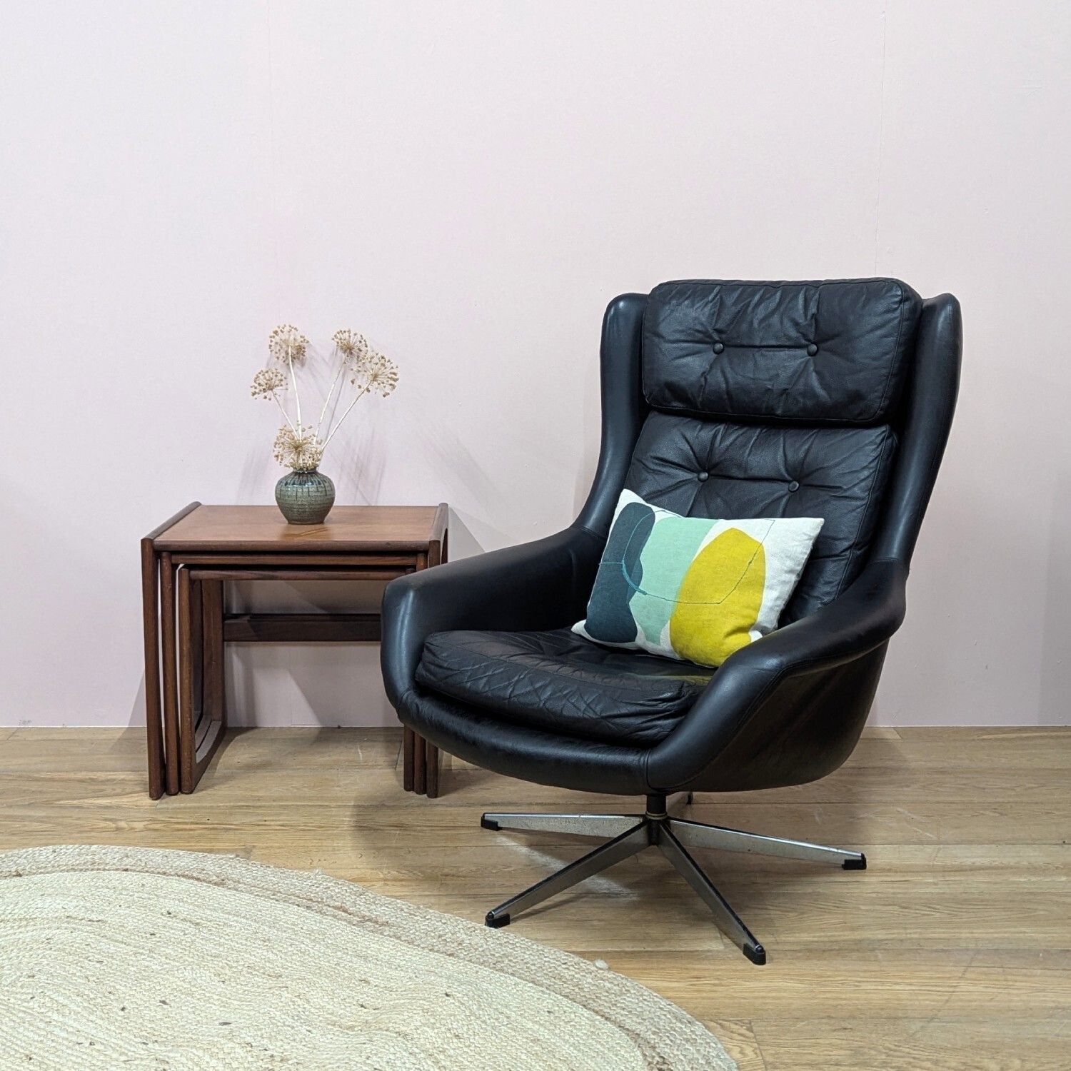 photo vintage Midcentury Danish Black Leather Swivel Lounge Chair