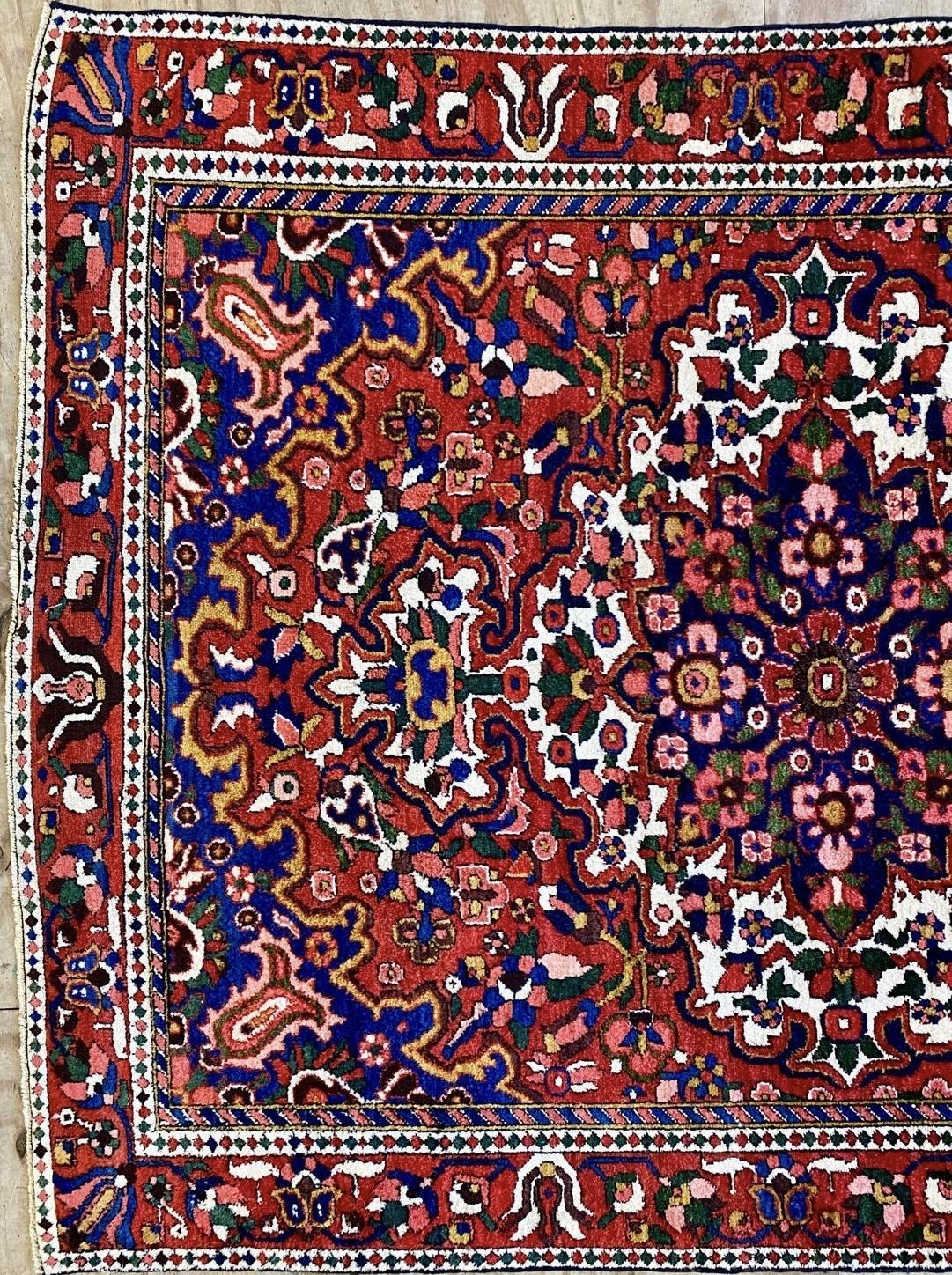 Antique Bakhtiari Rug 203x153cm photo furniture