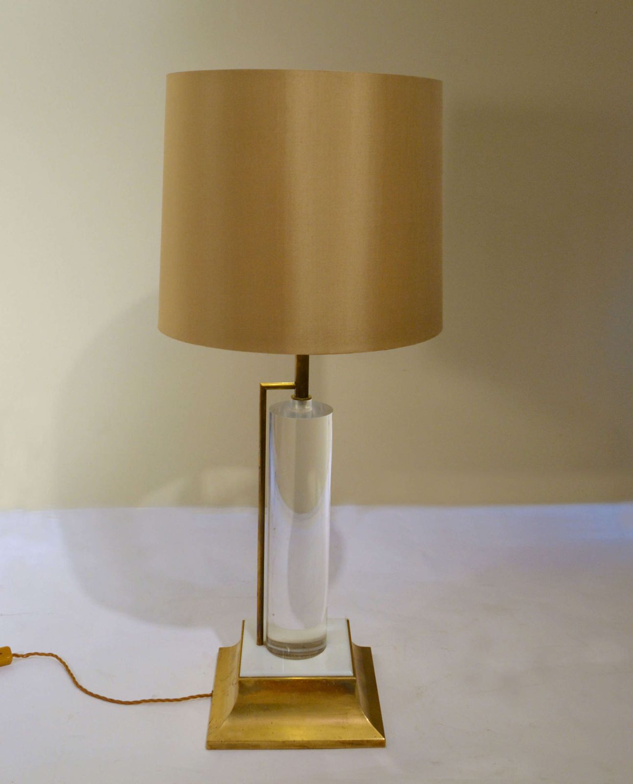 Lucite And Brass Italian 1960s Table Lamp With Silk Lamp Shade photo for sale