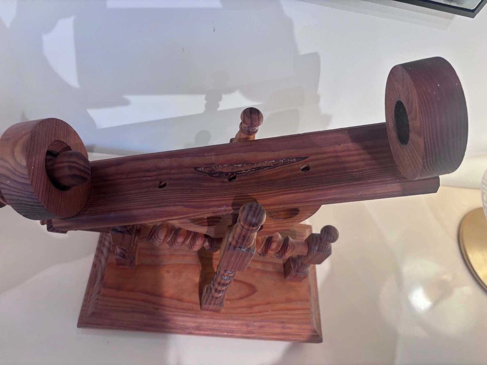 Vintage Handgemaakte Wijnkaraf Wieg – Mechanische Kantelgieters, Bardecoratie photo 482.0