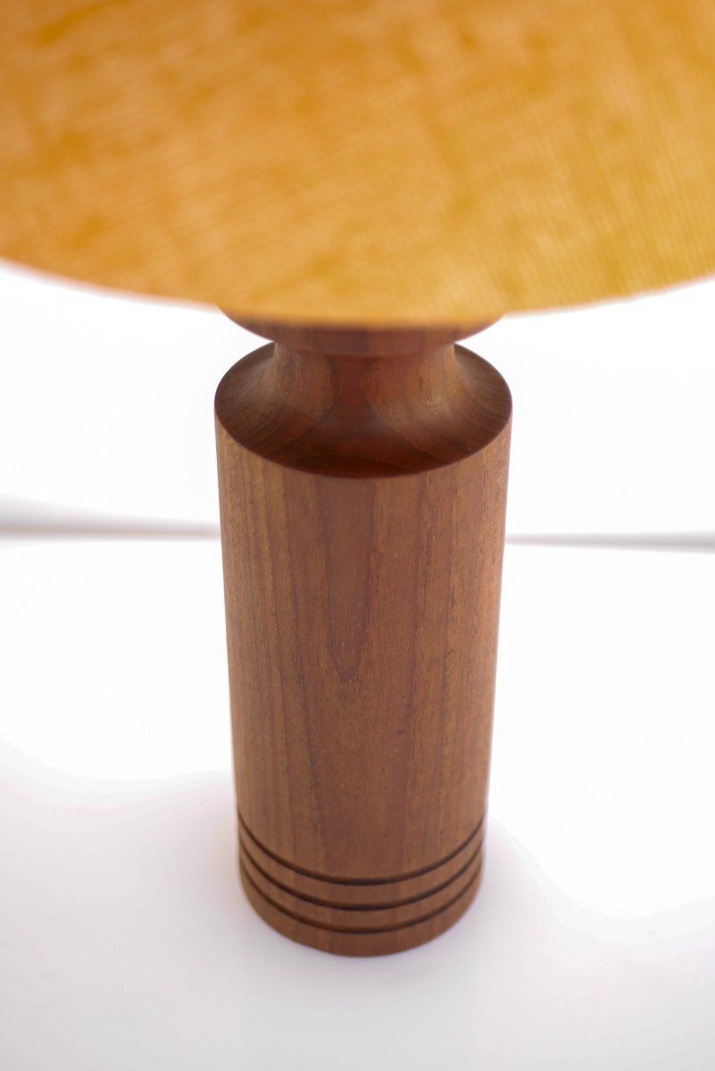 photo furniture Grote Mid Century Modern Deense Teakhouten Tafellamp