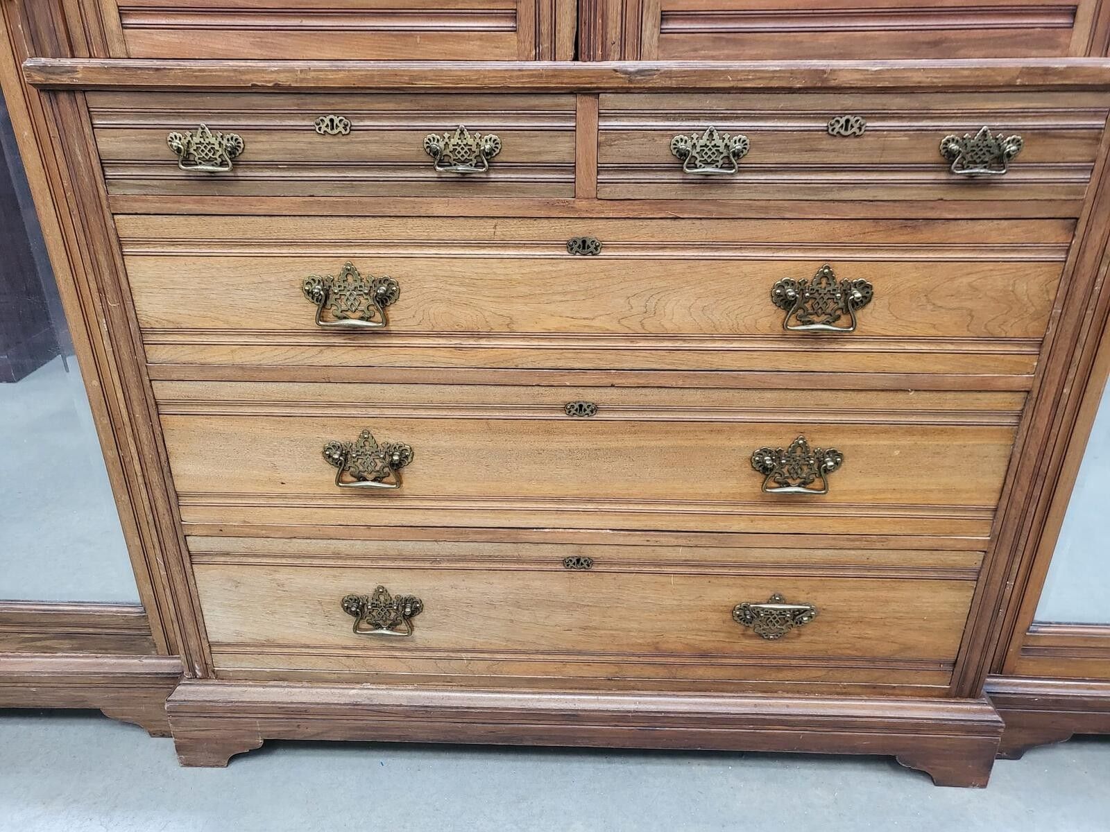 Large Breakdown Antique Victorian Triple Compactum Wardrobe photo for sale
