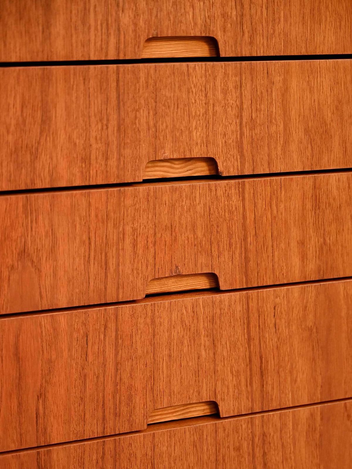 photo for sale Scandinavisch teakhouten dressoir met grenen, ca. jaren 1960