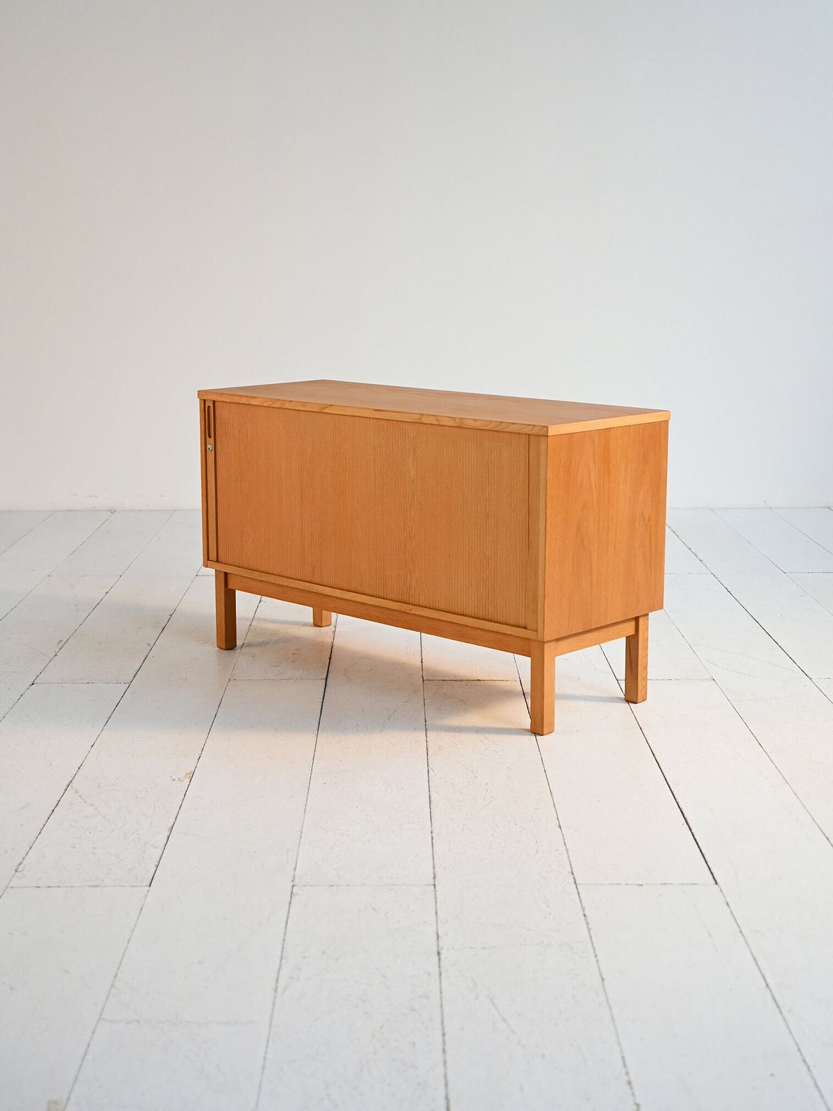 Scandinavische eiken kast, ca. jaren 1960 photo Meubels