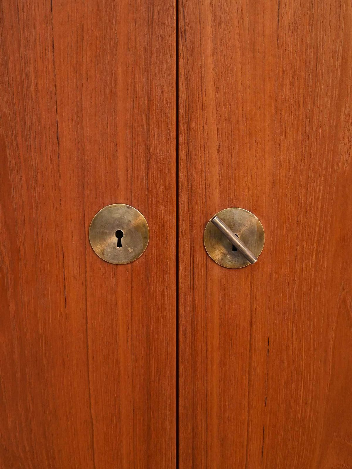 photo for sale Deens Dressoir Model "232" Van Børge Mogensen Voor Fdb, Ca. Jaren 1960