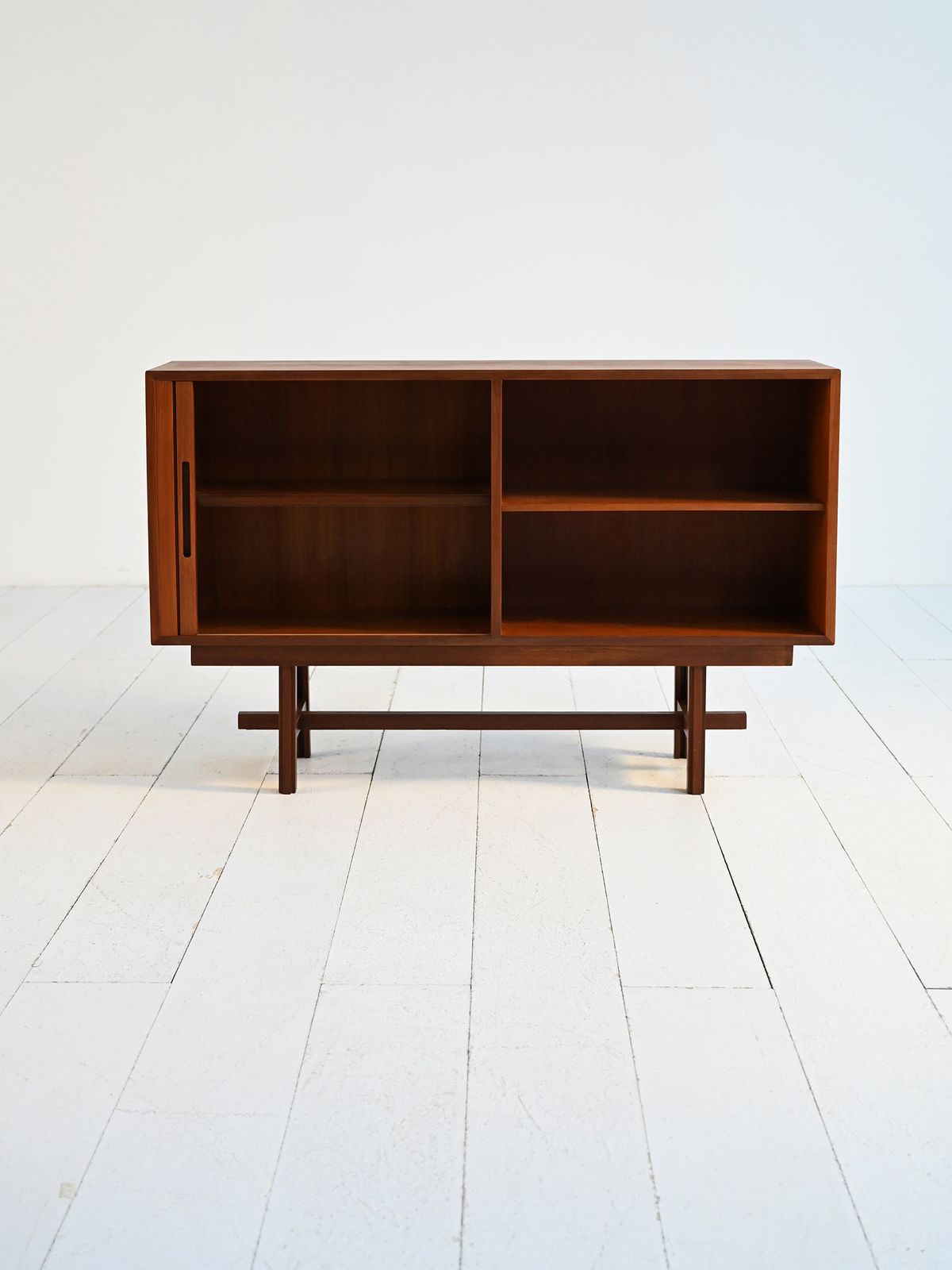 Scandinavisch teakhouten kastje, jaren 1960 photo for sale