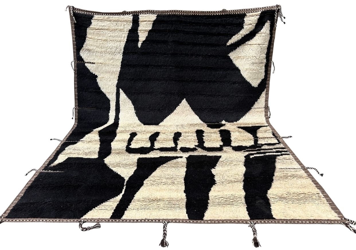245x305 Cm Hand Knotted Beni Ourain Rug. Vintage Moroccan Carpet Made Of Black And Beige Wool. 8x10 Ft photo vinterior