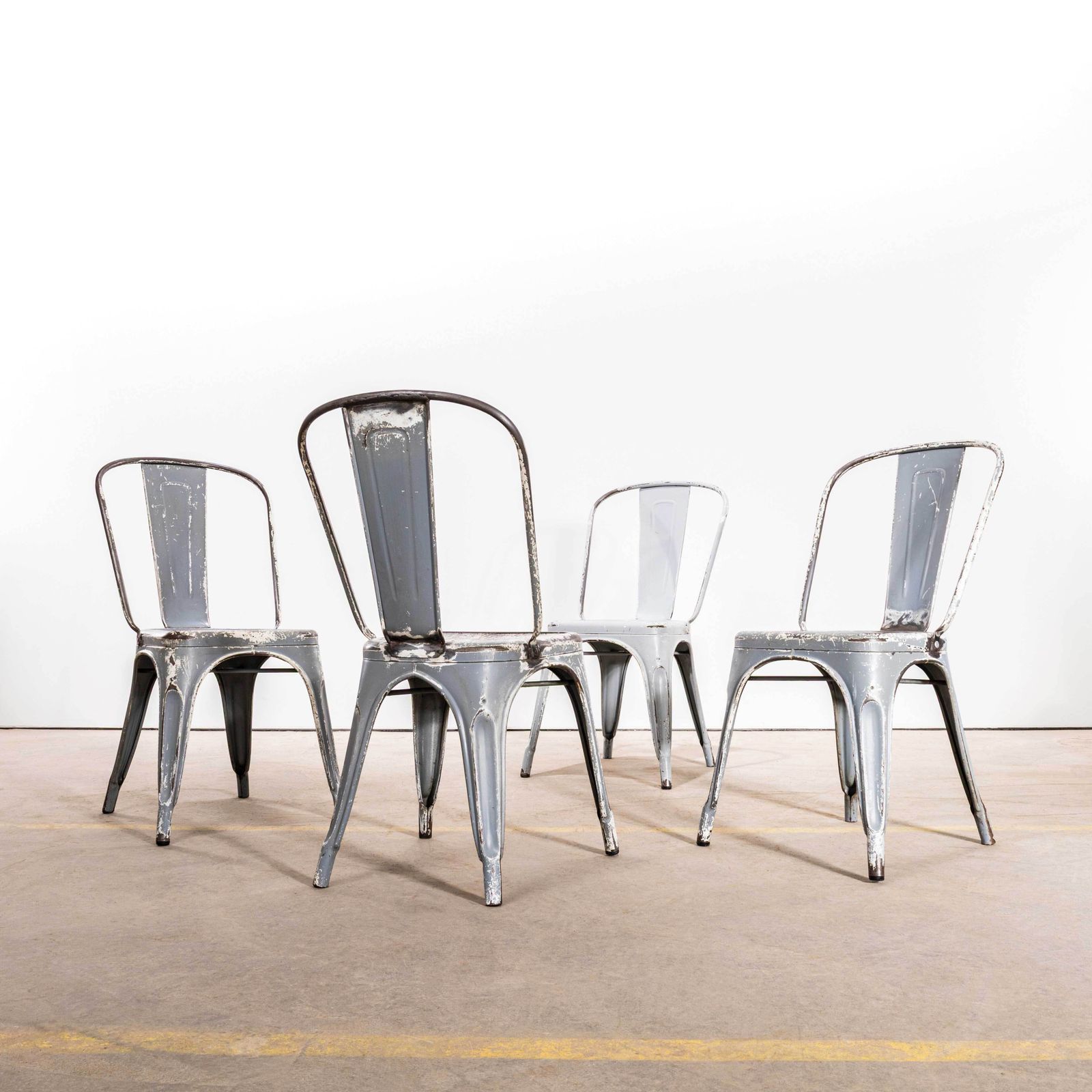 photo furniture 1960’s Original Tolix Model A Dining Outdoor Chairs   Grey
